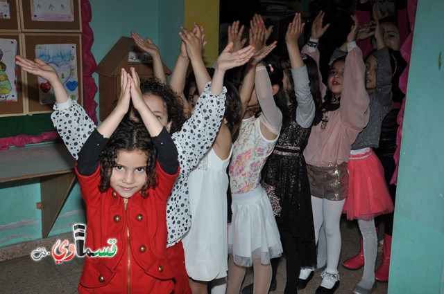 كفرقاسم – فيديو: بساتين الامل, السلام , والمحبة تحتفل بعيد الام على انغام عمو انس وجوقته ..